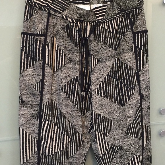 Drawstring joggers - Picture 3 of 6